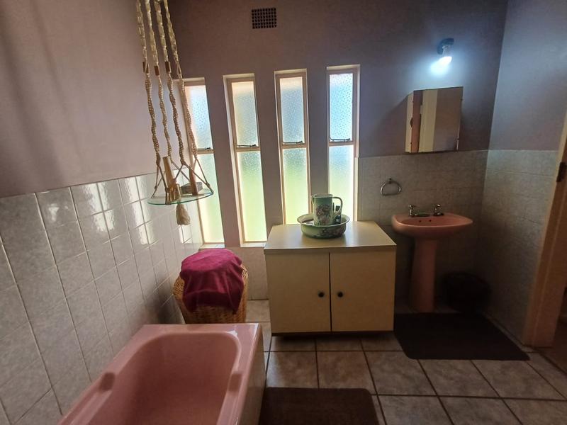 5 Bedroom Property for Sale in Parys Free State
